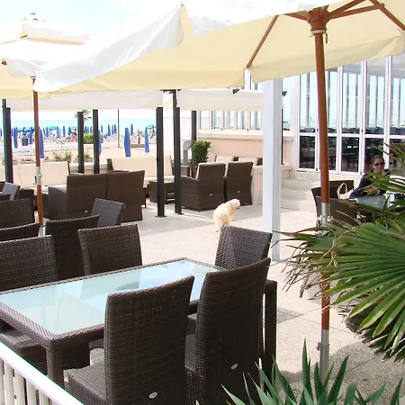 Hotel La Bussola 3*