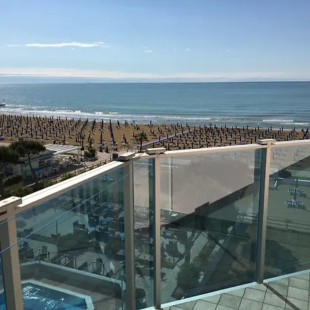 Hotel La Bussola 3*