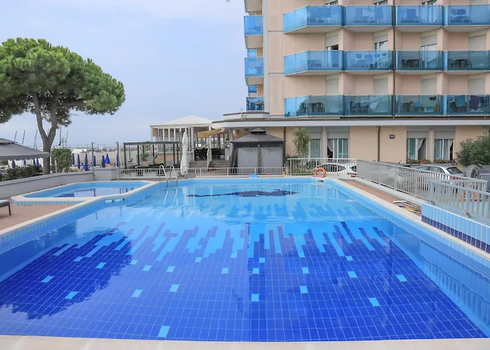 La Bussola Hotel 3*