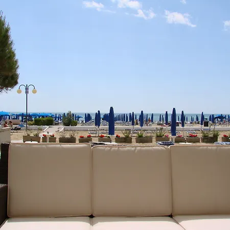 La Bussola Hotel