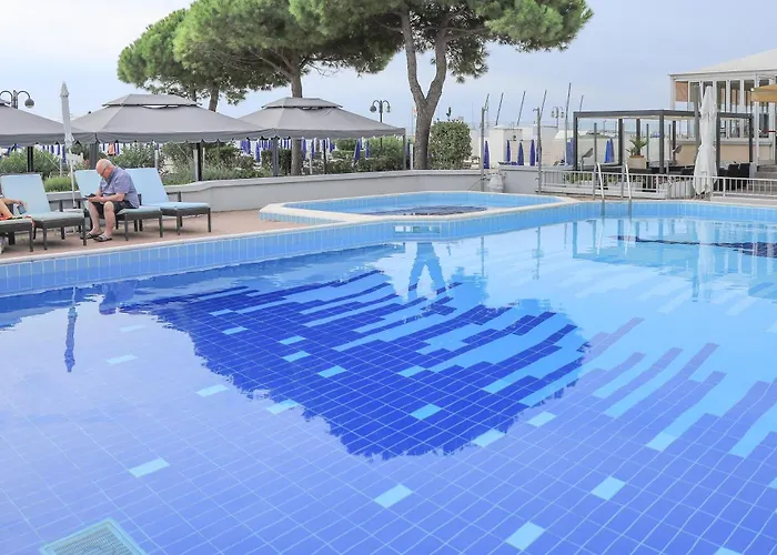 Hotell La Bussola 3*